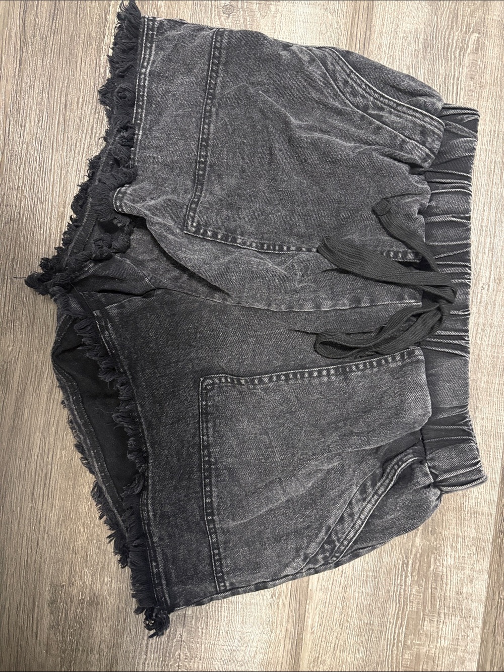 SHEIN curve  Black Elastic Waist Frayed Hem Shorts